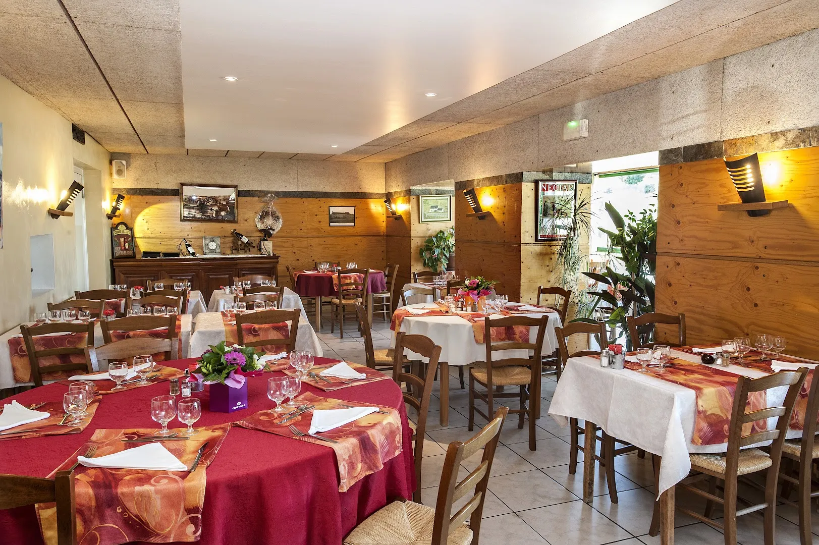 Hôtel de France - Hôtel - Restaurant - Chaudeyrac - Lozere - Massif Central - Margeride
